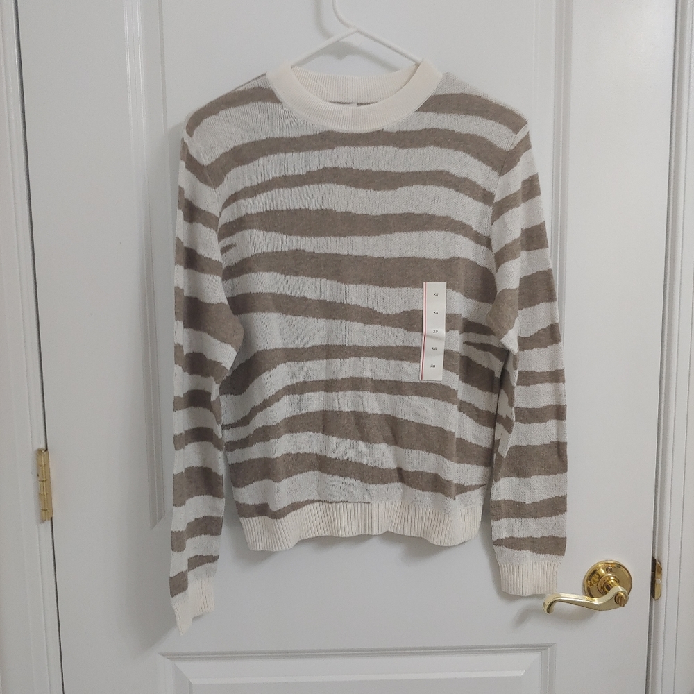 NWT Zebra striped top XS a new day